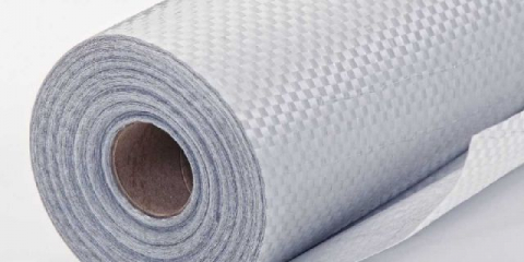 Který použít a jak správně položit isospan na podlahu